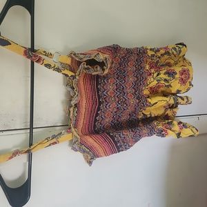 Yellow pattern tank
